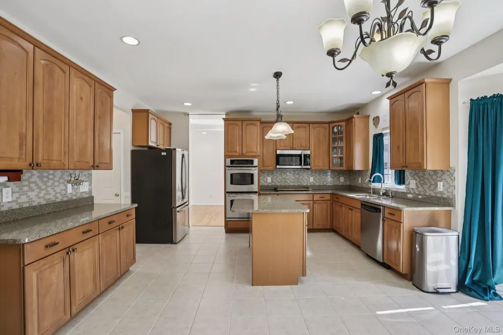 3015 Molly Pitcher Drive New Windsor NY 12553