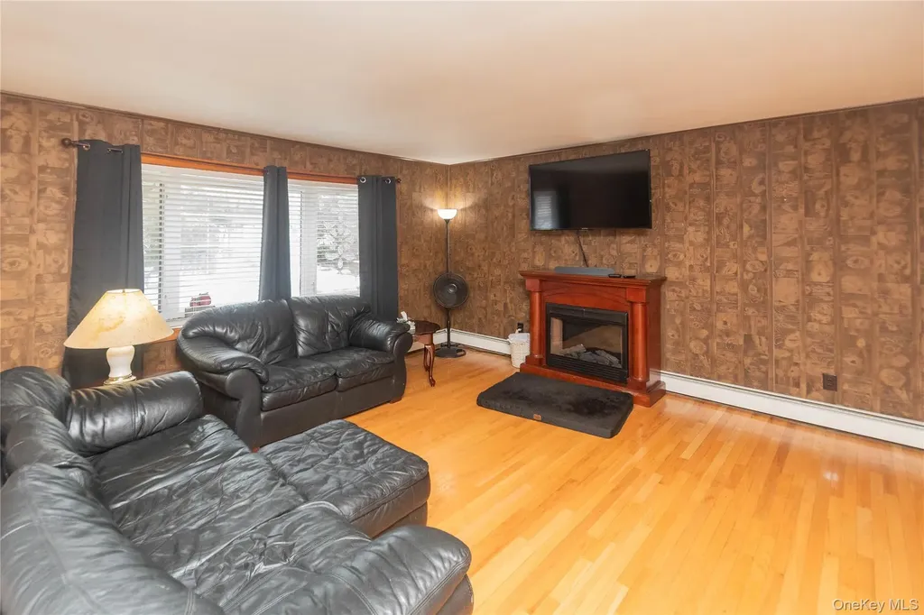 6 Reggie Drive Wappingers Falls NY 12590