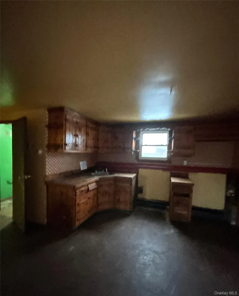 1181 Ocean Avenue Bay Shore NY 11706