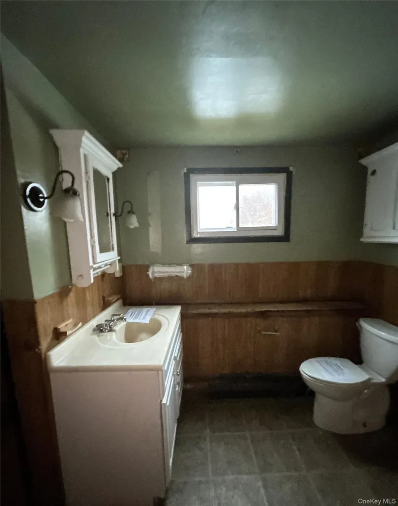 1181 Ocean Avenue Bay Shore NY 11706