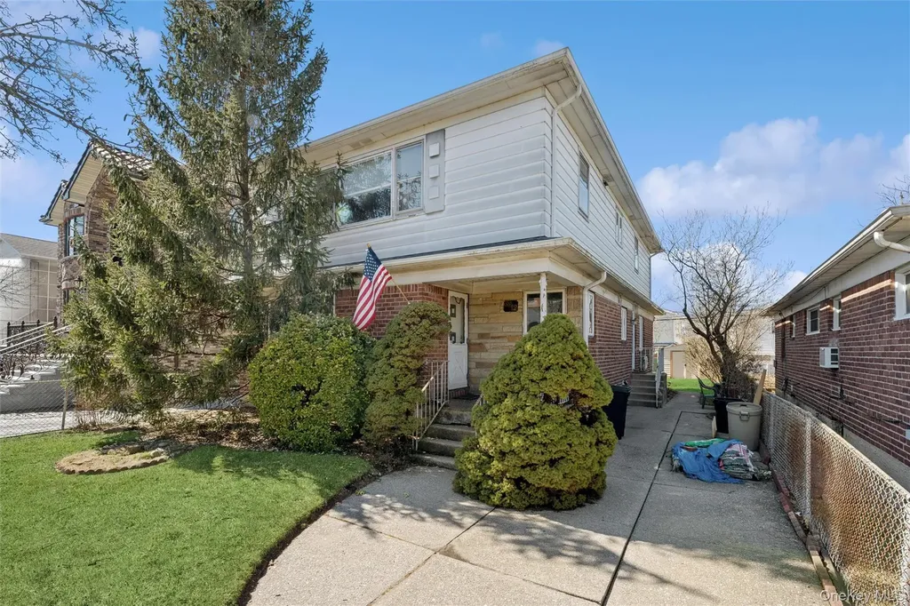 6912 Cloverdale Boulevard Oakland Gardens NY 11364