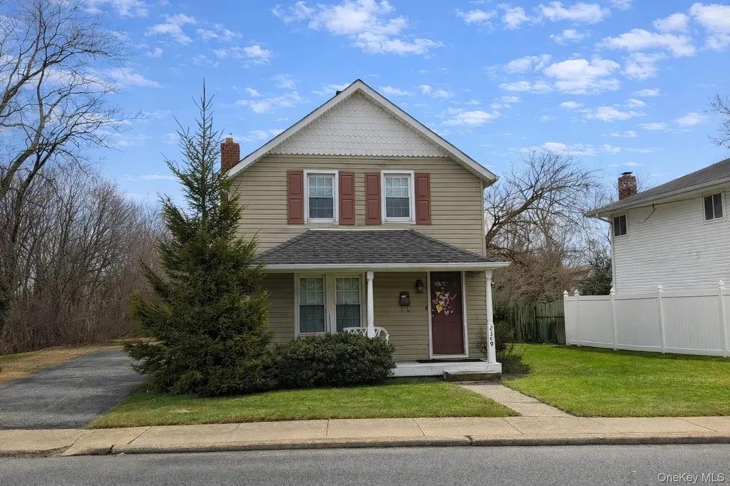 2349 S Seamans Neck Road Seaford NY 11783