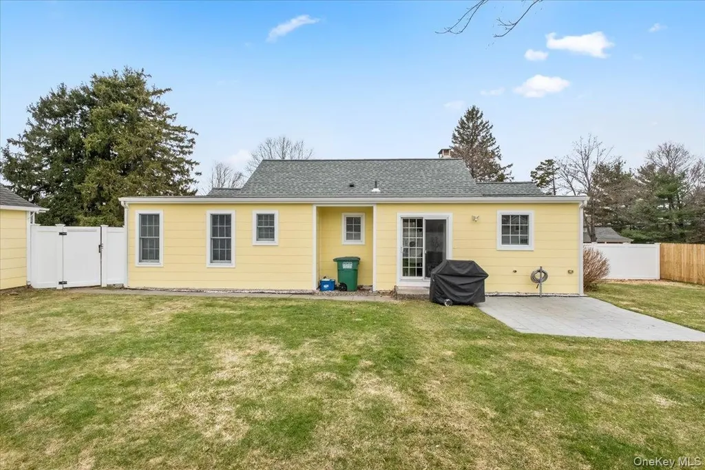 6 Crest Drive N Yorktown Heights NY 10598