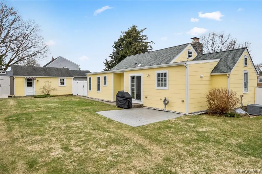 6 Crest Drive N Yorktown Heights NY 10598