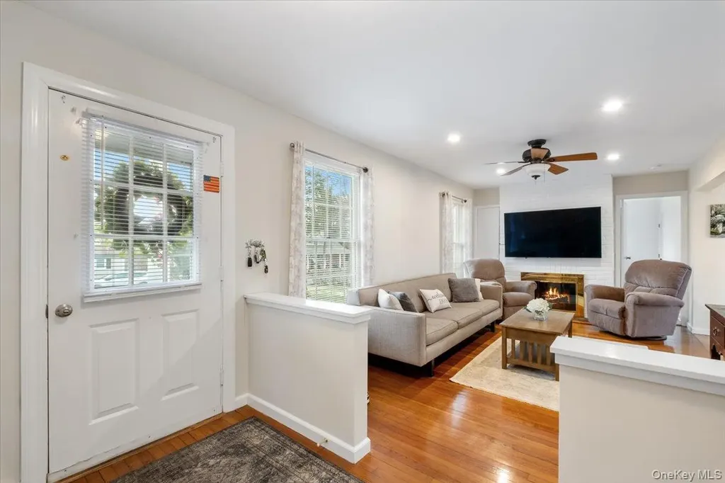 6 Crest Drive N Yorktown Heights NY 10598