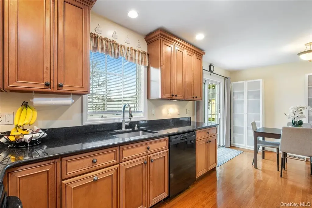 6 Crest Drive N Yorktown Heights NY 10598