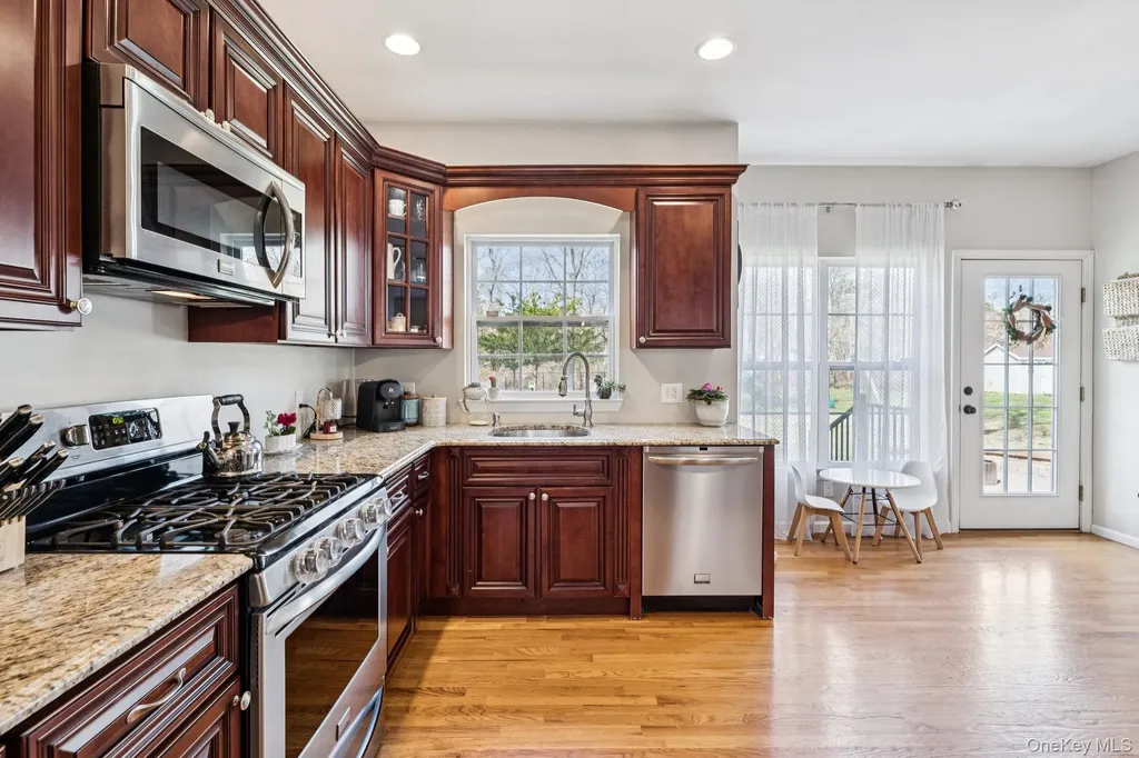 4 Clinton Avenue Bellport NY 11713