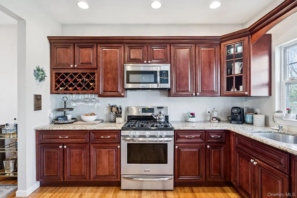 4 Clinton Avenue Bellport NY 11713