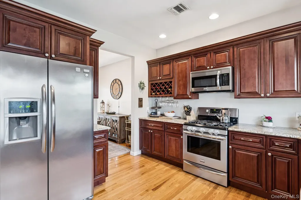 4 Clinton Avenue Bellport NY 11713
