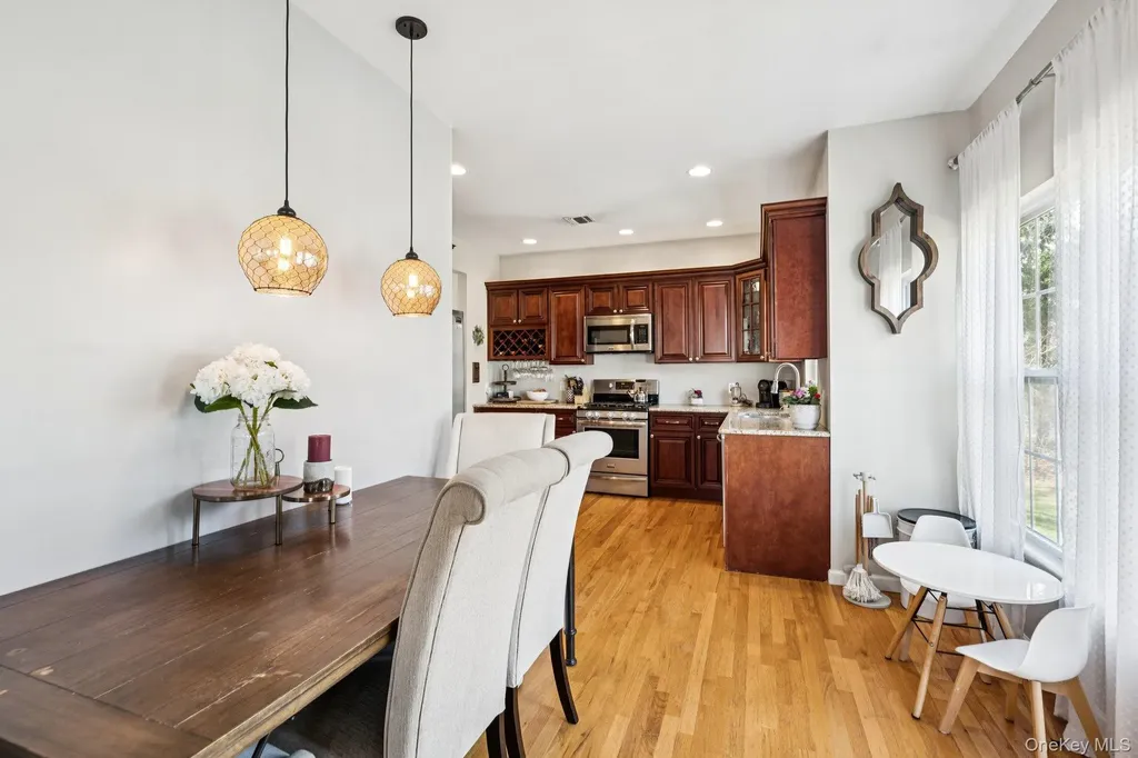 4 Clinton Avenue Bellport NY 11713