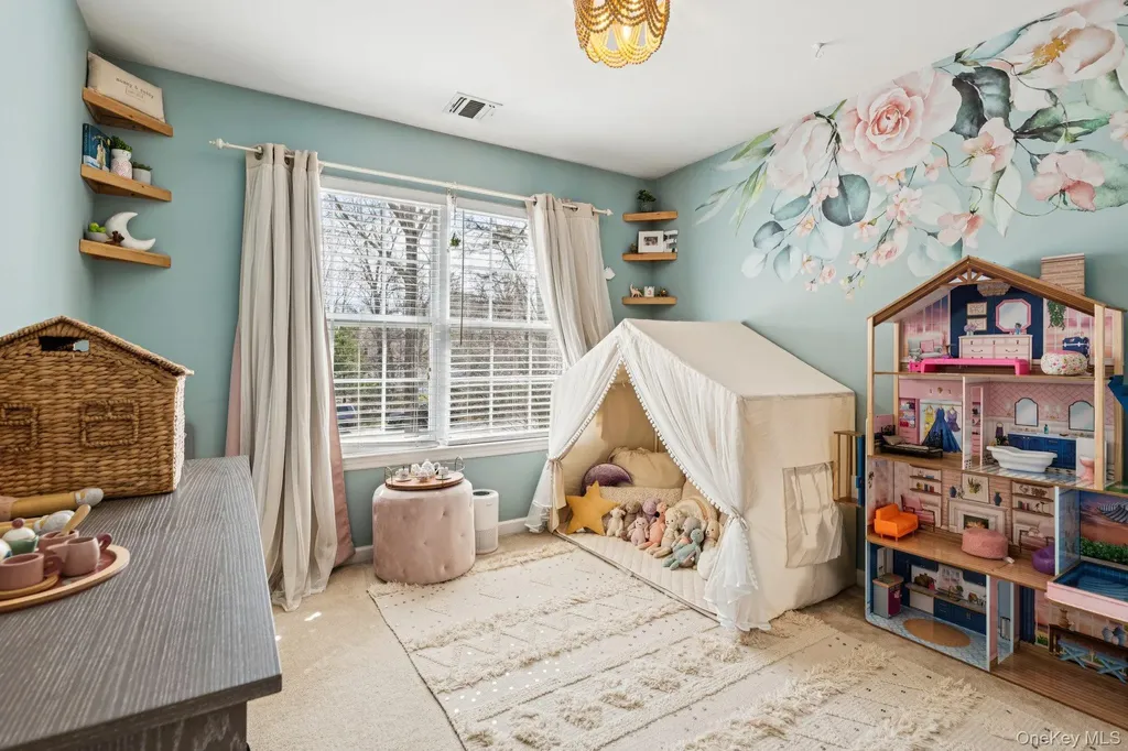 4 Clinton Avenue Bellport NY 11713