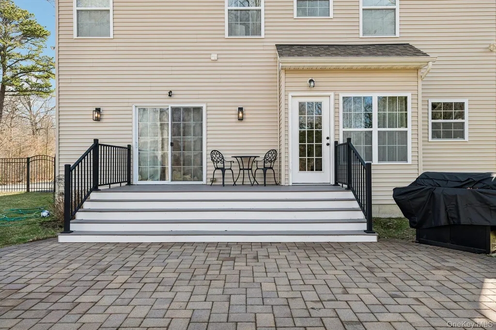 4 Clinton Avenue Bellport NY 11713