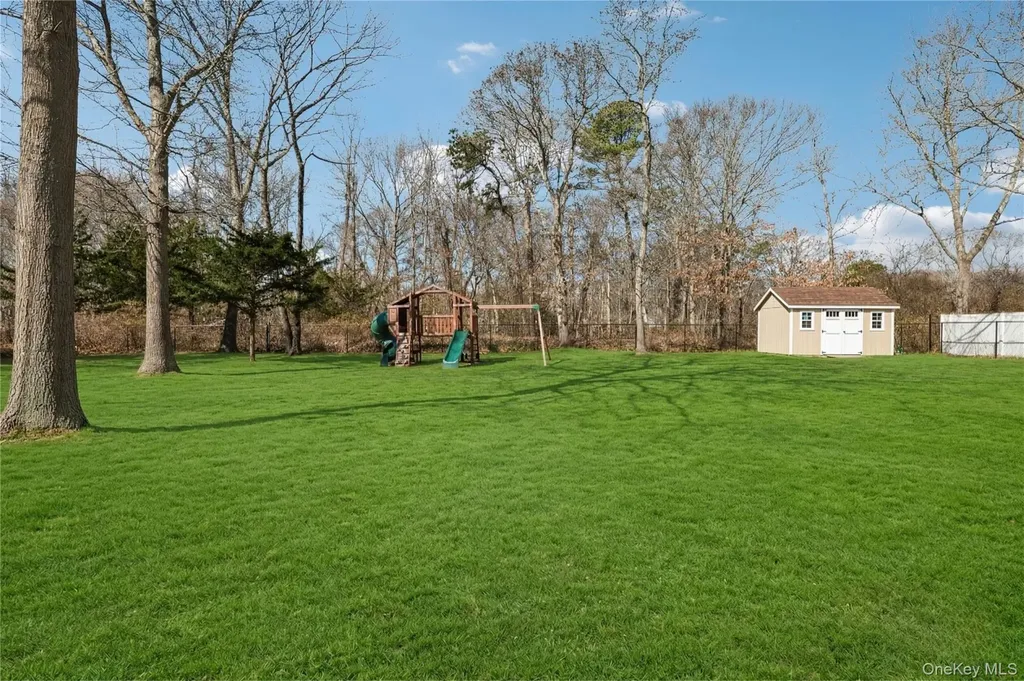 4 Clinton Avenue Bellport NY 11713