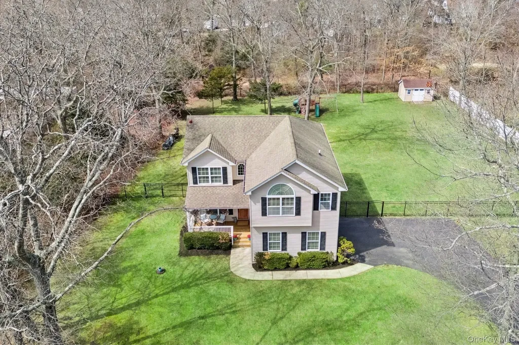 4 Clinton Avenue Bellport NY 11713