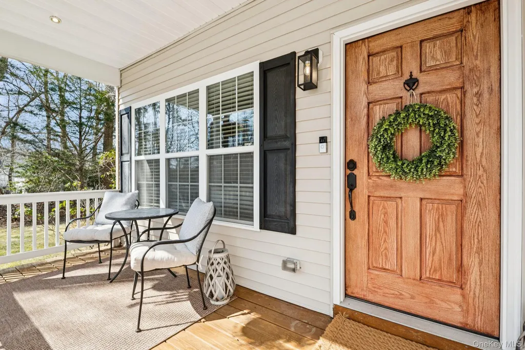 4 Clinton Avenue Bellport NY 11713