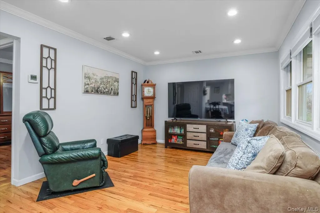 26 Eugene Drive Kings Park NY 11754