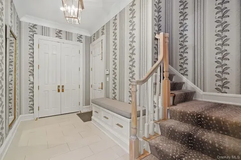 27 Murray Hill Road Scarsdale NY 10583