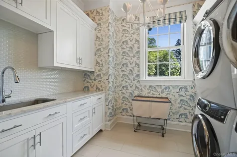 27 Murray Hill Road Scarsdale NY 10583