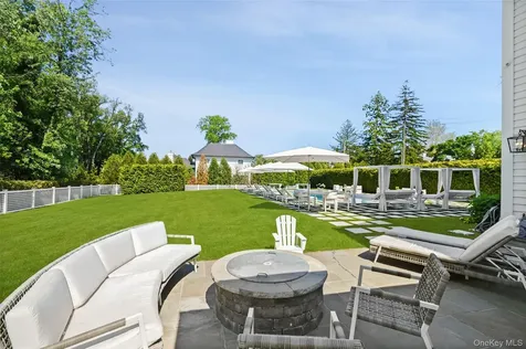 27 Murray Hill Road Scarsdale NY 10583