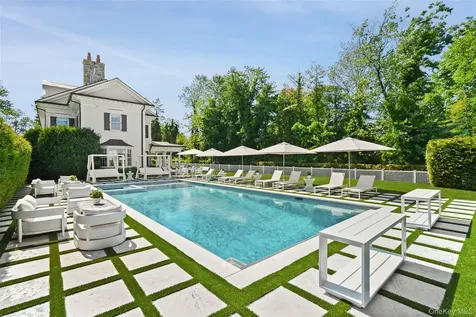 27 Murray Hill Road Scarsdale NY 10583