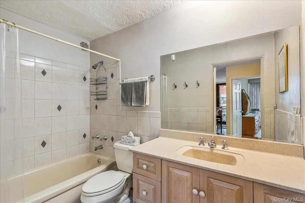 7-24 166th Street Beechhurst NY 11357