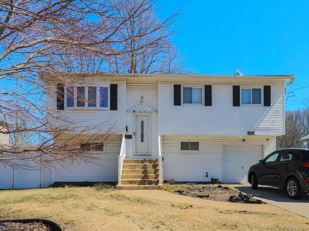 1081 Bay Shore Avenue Bay Shore NY 11706