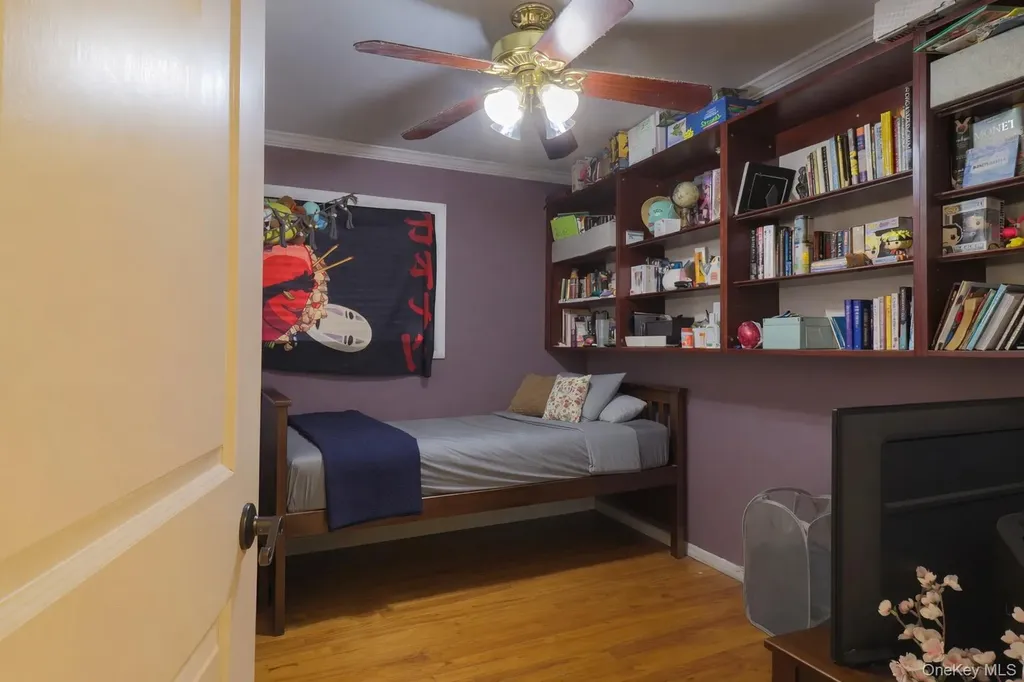 1081 Bay Shore Avenue Bay Shore NY 11706