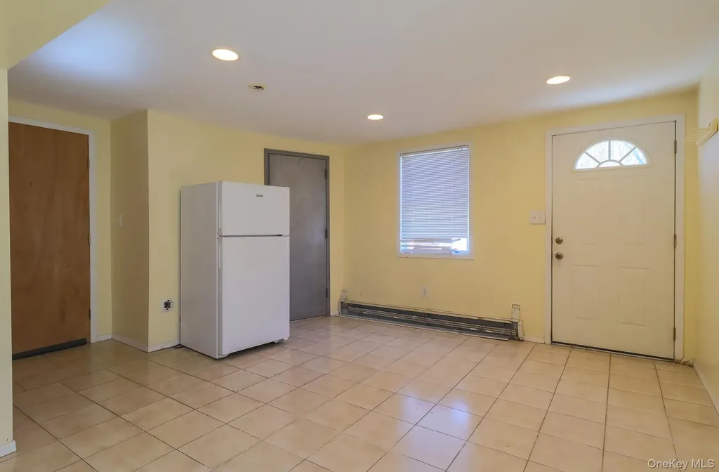 1081 Bay Shore Avenue Bay Shore NY 11706