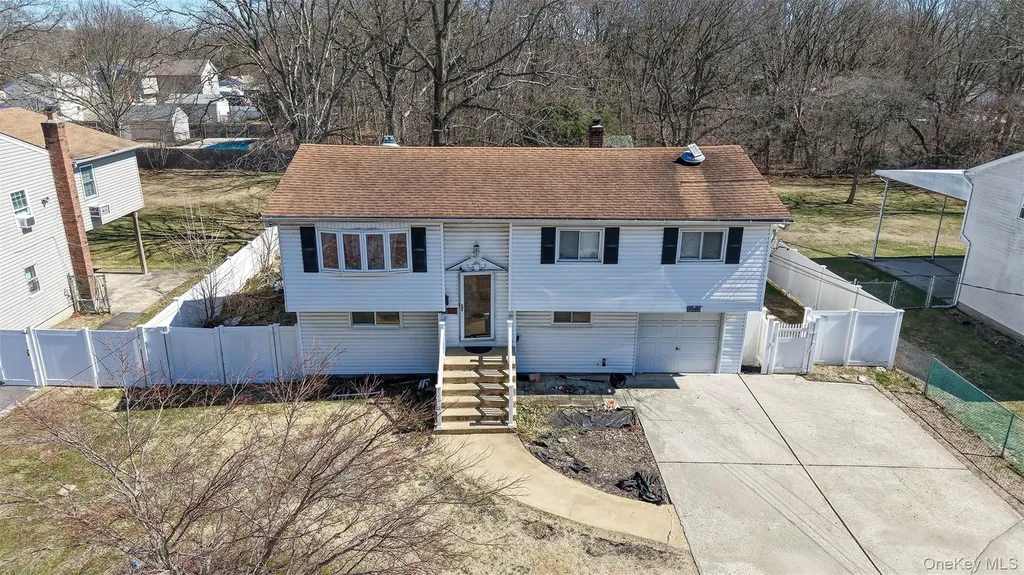 1081 Bay Shore Avenue Bay Shore NY 11706