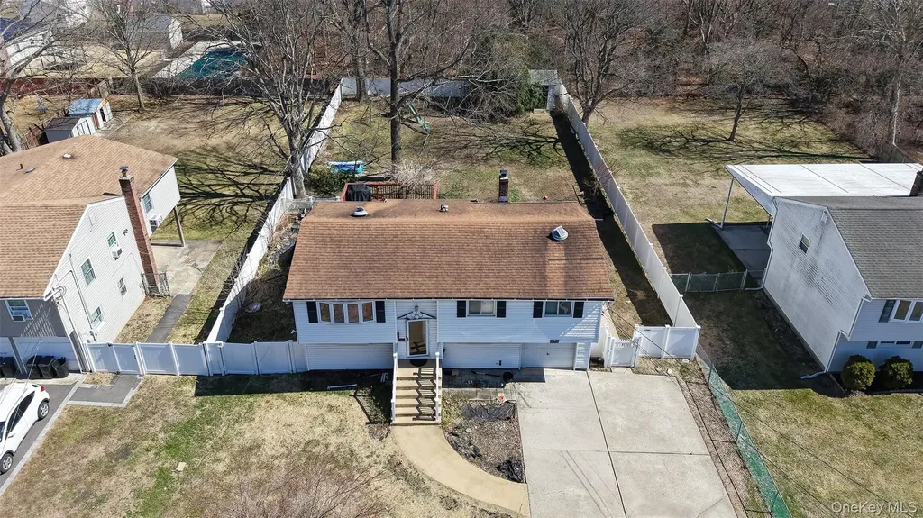 1081 Bay Shore Avenue Bay Shore NY 11706