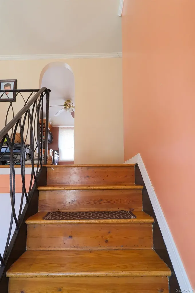 1081 Bay Shore Avenue Bay Shore NY 11706