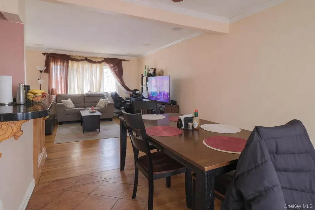 1081 Bay Shore Avenue Bay Shore NY 11706