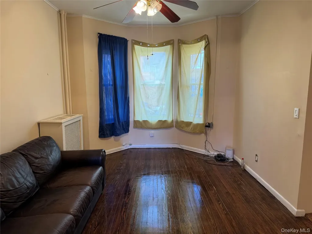 776 Hewitt Bronx NY 10455
