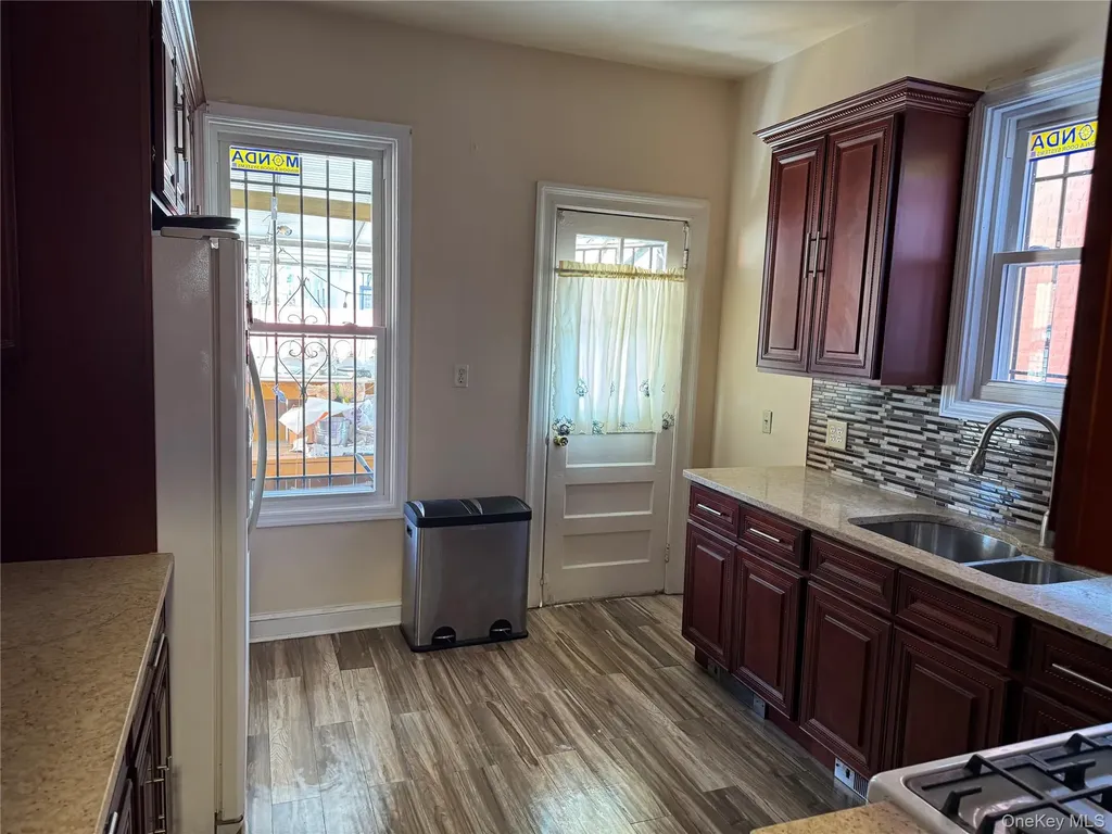 776 Hewitt Bronx NY 10455
