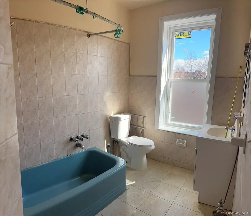 776 Hewitt Bronx NY 10455