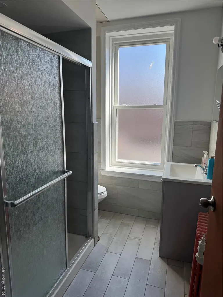 776 Hewitt Bronx NY 10455