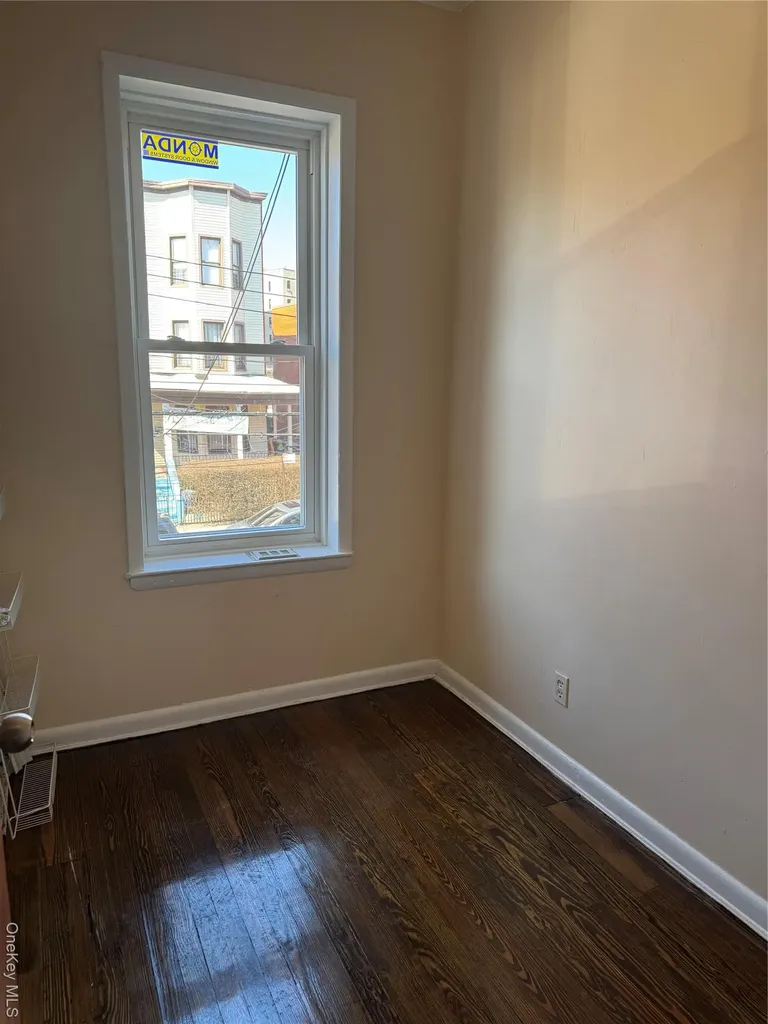 776 Hewitt Bronx NY 10455