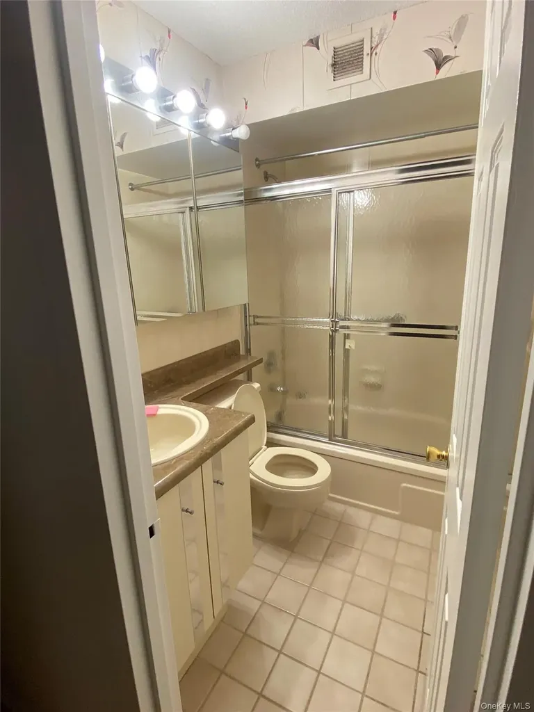 136 17 Maple Avenue Flushing NY 11355