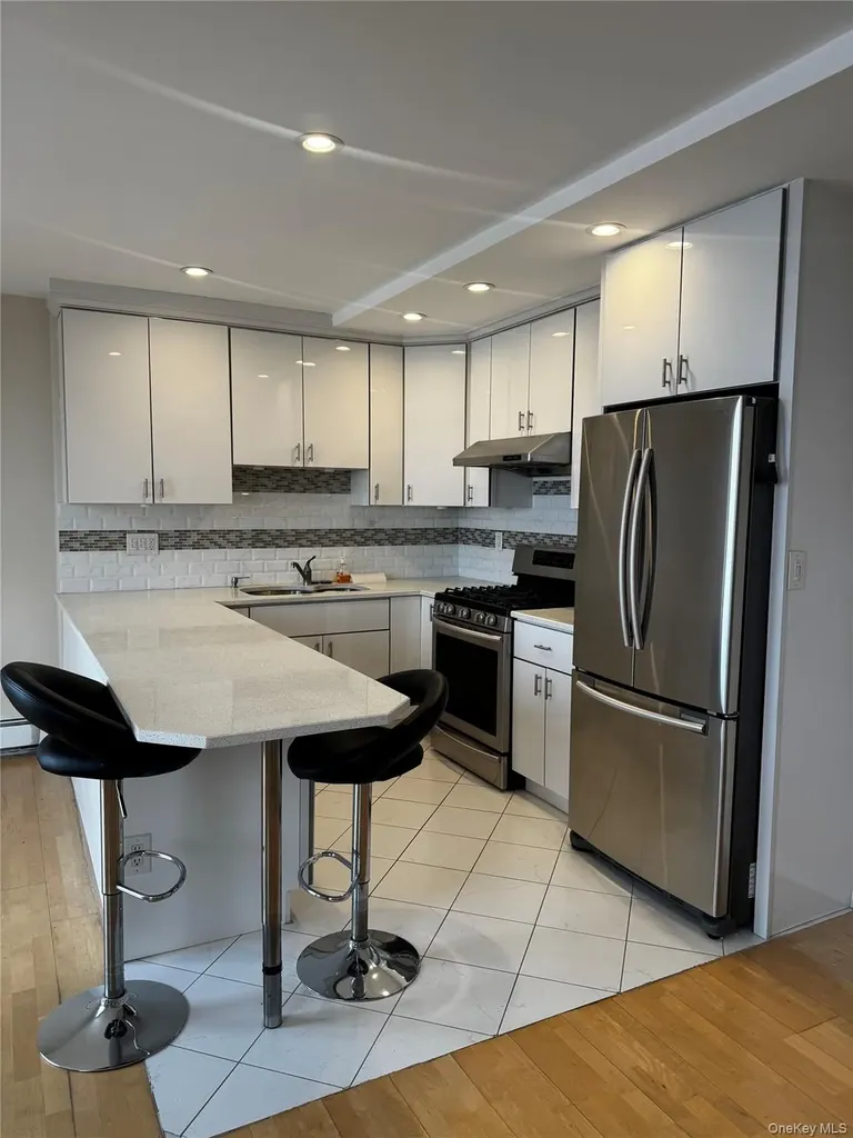 136 17 Maple Avenue Flushing NY 11355