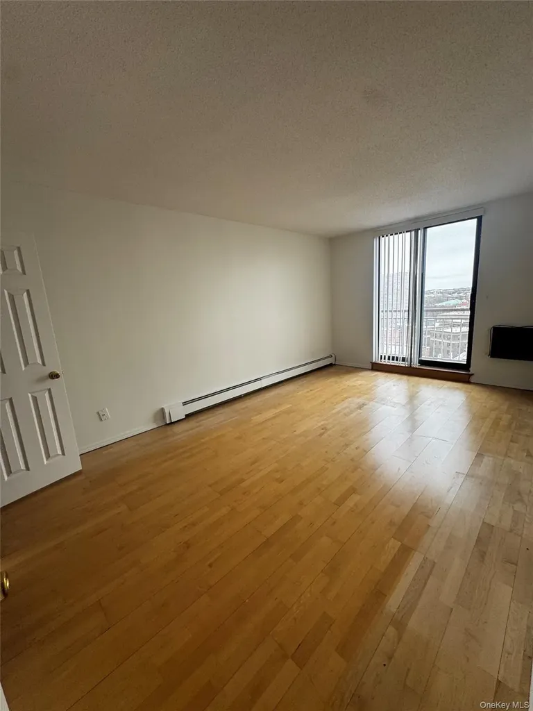 136 17 Maple Avenue Flushing NY 11355