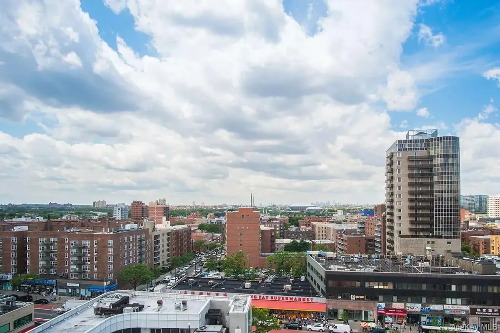 136 17 Maple Avenue Flushing NY 11355