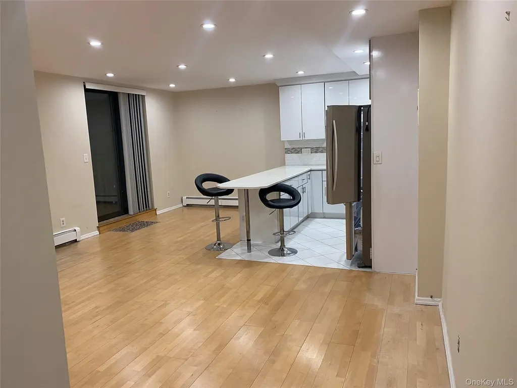 136 17 Maple Avenue Flushing NY 11355