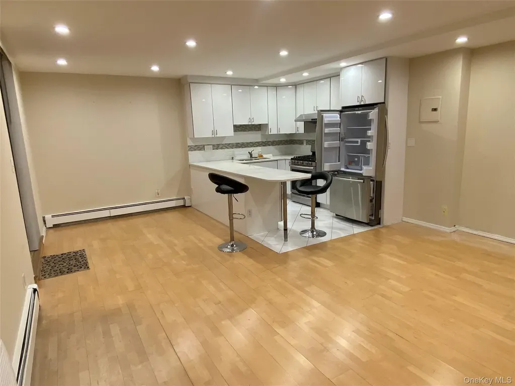 136 17 Maple Avenue Flushing NY 11355