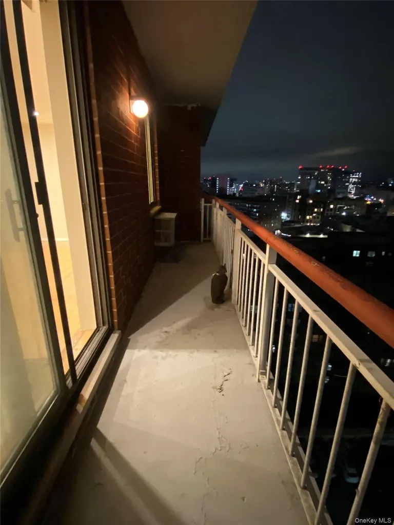 136 17 Maple Avenue Flushing NY 11355
