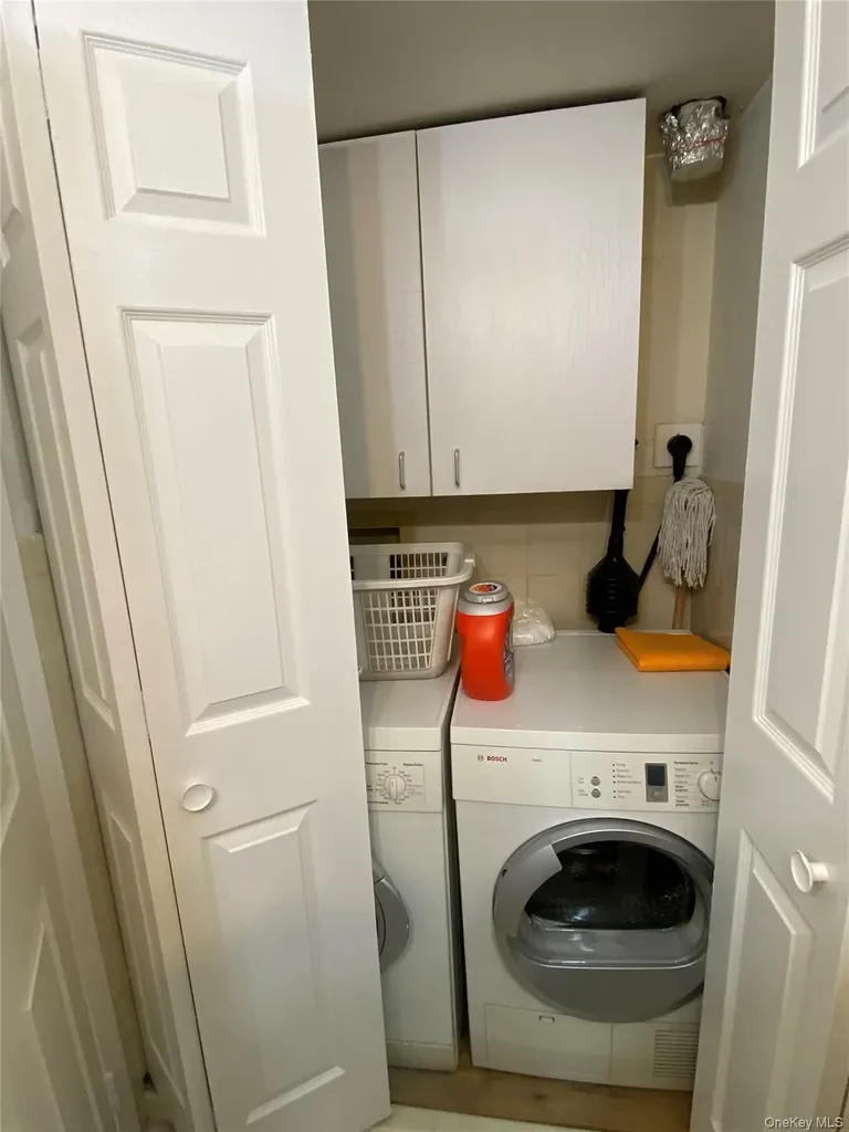 136 17 Maple Avenue Flushing NY 11355