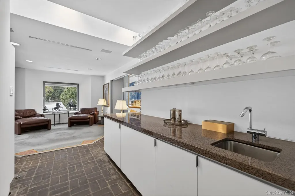 120 Bacon Road Old Westbury NY 11568