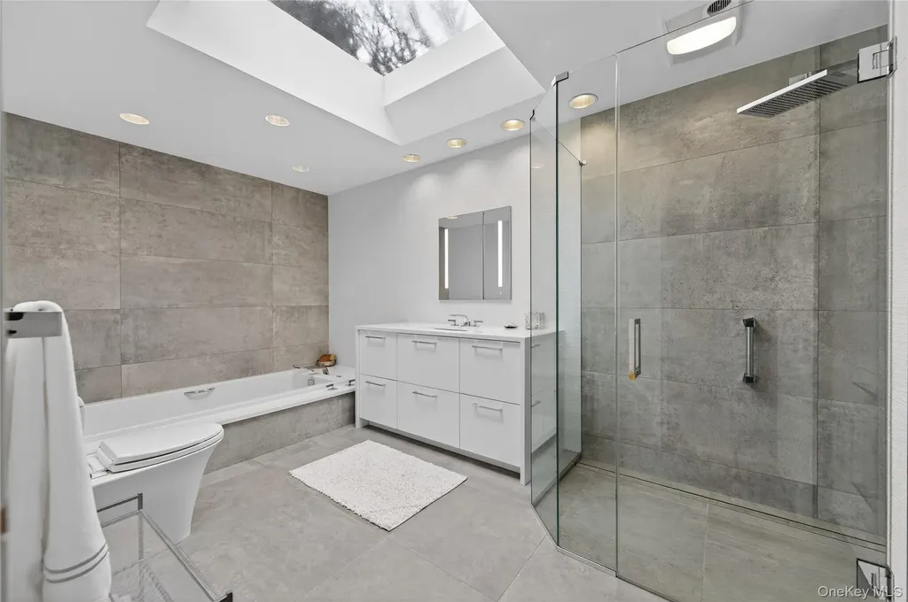 120 Bacon Road Old Westbury NY 11568