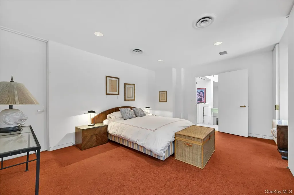 120 Bacon Road Old Westbury NY 11568