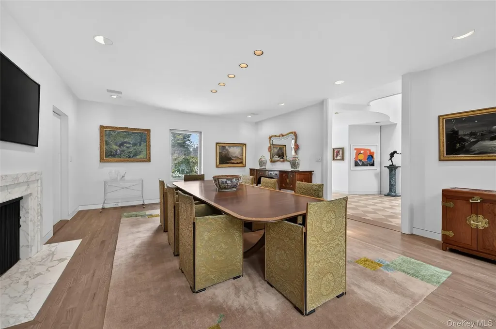 120 Bacon Road Old Westbury NY 11568