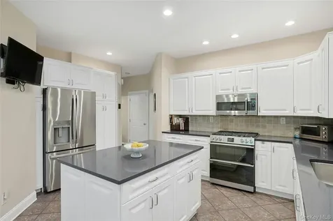 26 Agnew Farm Road Armonk NY 10504